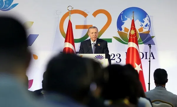 Başkan Erdoğan’dan G20 Liderler Zirvesi sonrası uçakta flaş açıklamalar: Tahıl koridoru, Türkiye’nin enerji merkezi olması, ABD ziyareti...