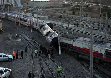 Son dakika: Ankara'da bir tren raydan çıktı!