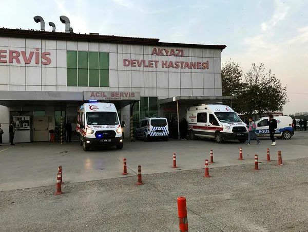 18-ayri-suctan-araniyordu-jandarma-tarafindan-vuruldu-sakaryada-hastanede-ortalik-karisti-1636908994608.jpg 18 ayrı suçtan aranıyordu! Jandarma tarafından vuruldu! Sakarya'da hastanede ortalık karıştı - 5