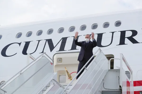 son-dakika-baskan-erdogandan-rusya-donusu-onemli-aciklamalar-1632996280425.jpg Son dakika: Başkan Erdoğan'dan Rusya dönüşü önemli açıklamalar - 8