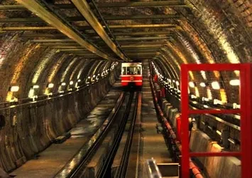 Tarihi Karaköy Tüneli 142 yaşında