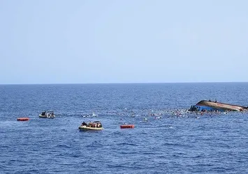 Libya açıklarında 239 göçmen can verdi