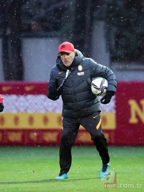 Domenec Torrent’ten 8 isimle ilgili yeni karar! Fatih Terim biletlerini kesmişti