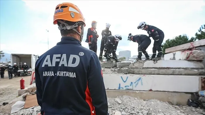asrin-felaketinin-uzerinden-2-yil-gecti-deprem-sehitleri-rahmetle-anilacak-1738745436704.jpeg 44 kurum ve kuruluşa plaket verilecek