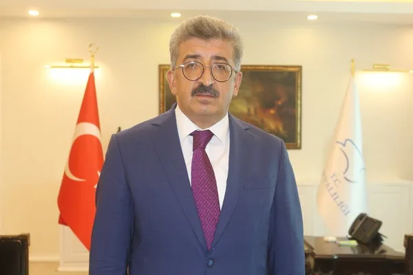 van-valisinden-korkutan-aciklama-boyle-bir-rakami-hic-yakalamadik-1628515245318.jpg Van Valisi’nden korkutan açıklama: Böyle bir rakamı hiç yakalamadık - 4