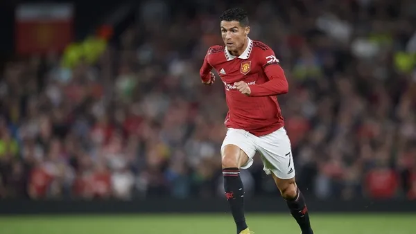 1669225325631.jpg Cristiano Ronaldo'dan "Come to Galatasaray" beğenisi! Sarı kırmızılı taraftarlar sosyal medyada ayaklandı: Taraftar çıldırdı Ronaldo'yu istiyor - 3