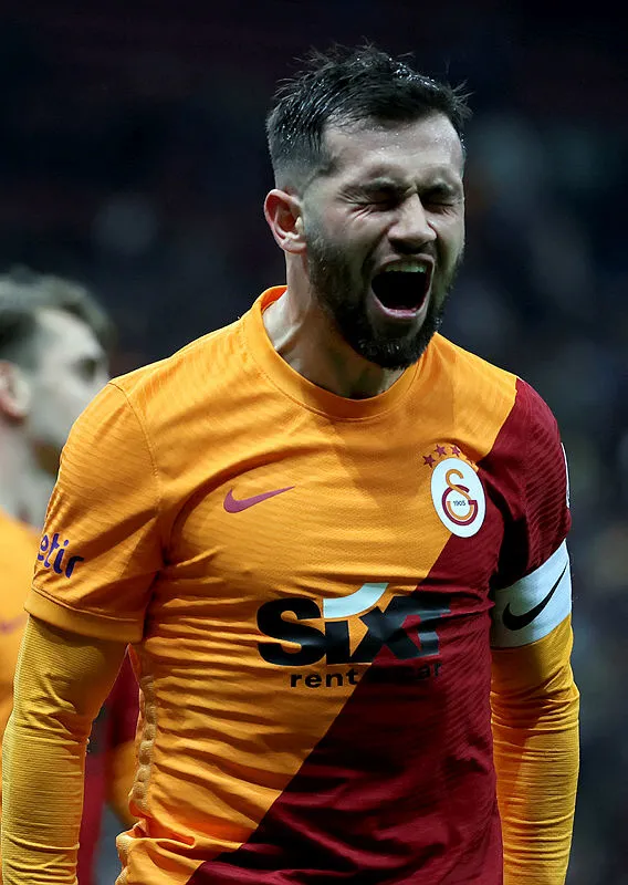 1642707293192.jpg Galatasaraylı Arda Turan Kasımpaşa maçı sonrası konuştu: Utanmalıyız utanıyorum - 4