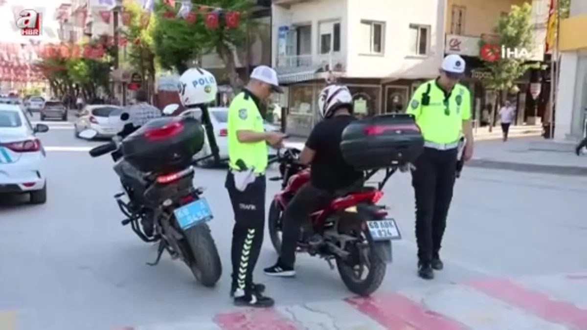 2 bin 500 motosiklet sürücüsüne kask cezası