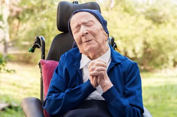 dunyanin-en-yasli-insani-fransiz-rahibe-lucile-randon-oldu-1673992256326.jpg Dünyanın en yaşlı insanı Fransız rahibe Lucile Randon öldü - 2