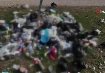 Bolu'da ormanlık alanda çöp yığınları