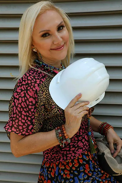 Son dakika: Sanatçı Zeliha Sunal’ın eşi Nazmi Sunal hayatını kaybetti | Zeliha Sunal kimdir?