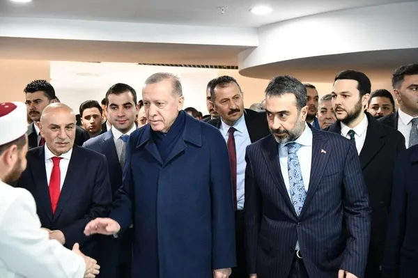 1710777628858.jpg Başkan Erdoğan ABB Başkan adayı Turgut Altınok'a övgüler dizdi: Ankara'da hayır duaları edilecek | CHP'li Yavaş'a hizmet ayarı: Vizyonsuzluğu, programsızlığı, esersizliği dizayn edilen bir aday... - 6