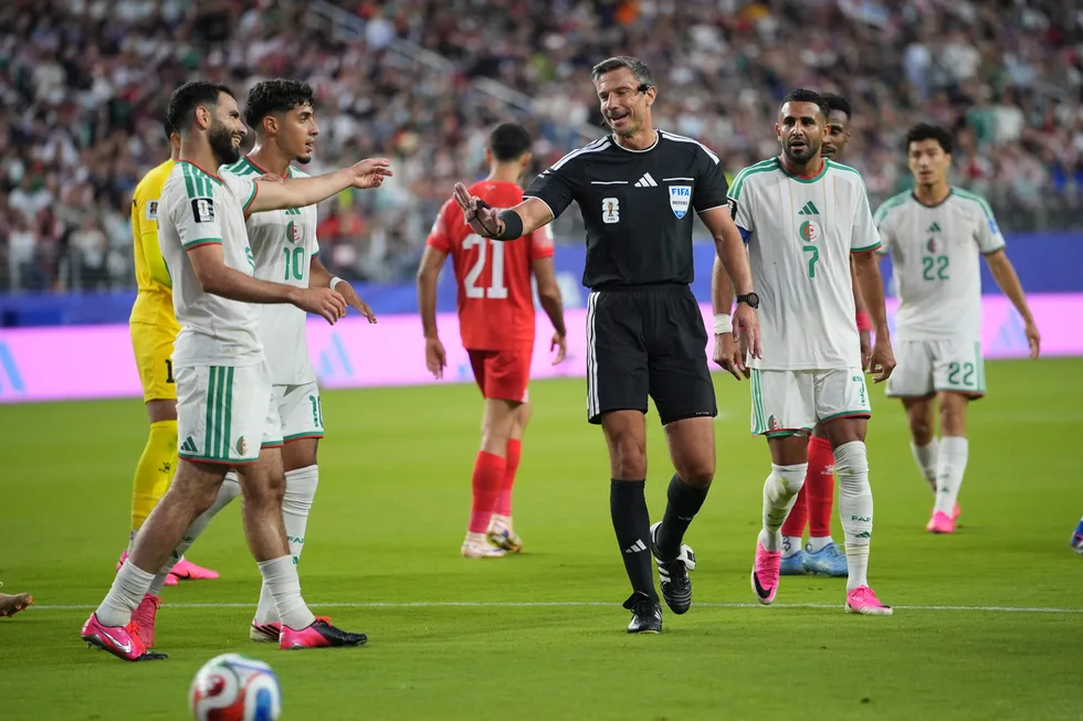 FIFA açıkladı: İspanya ile Arjantin arasında oynanacak 2026 Dünya Kupası final karşılaşmasını Sloven hakem Slavko Vincic yönetecek - 2