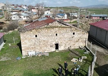 Sivas'ta sahibinden satılık kilise! Gören şaşkına döndü