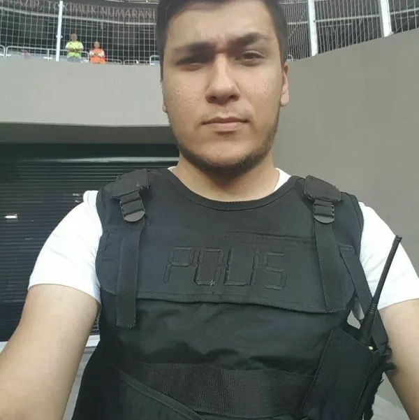 İstanbul'daki bombalı terör saldırısında şehit düşen polis Emre Horoz’un ikizlerinden yürek yakan sözler: Kıyamet kopsa da babamız ile kavuşsak - 1