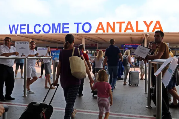 1615629663679.jpg İngiltere'den sonra gözler Rus turistlere çevrildi! Putin duyurdu - 2