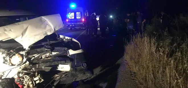 Sakarya’da traktör ile hafif ticari araç çarpıştı: 4 yaralı