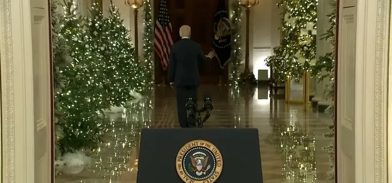 ABD Başkanı Biden garip hareketlerine bir yenisini daha ekledi! Şimdi de boşlukla selamlaştı