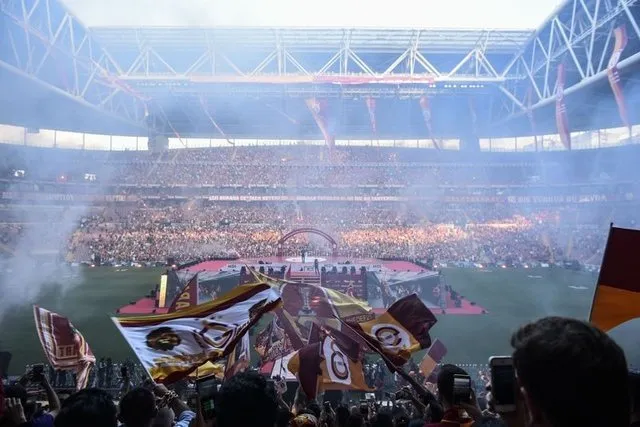 Galatasaray’dan unutulmaz kupa töreni