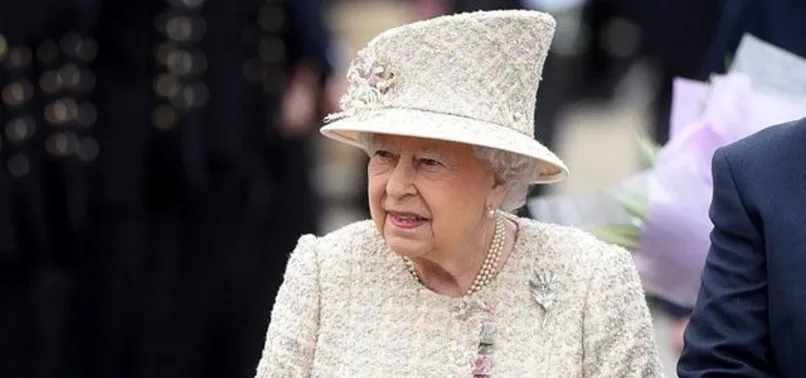 Kraliçe 2. Elizabeth’in ölümünün ardından Premier Lig'de maçlar ertelendi