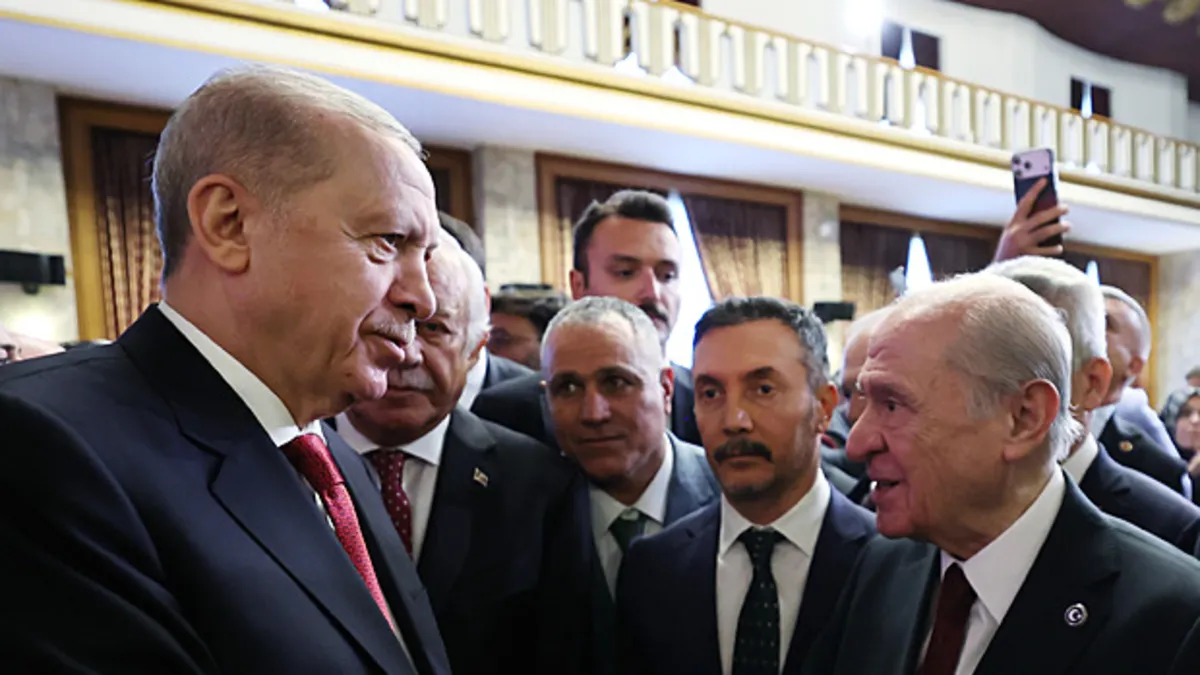 Başkan Erdoğan MHP Genel Başkanı Bahçeli ile tokalaştı