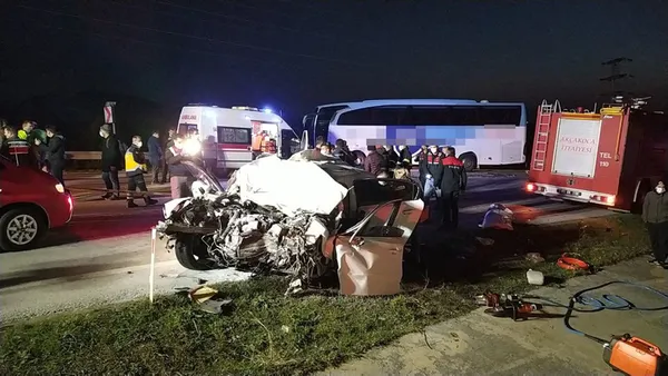 1616875418182.jpg Düzce'de feci kaza! 3 kişi öldü 11 kişi yaralandı - 10