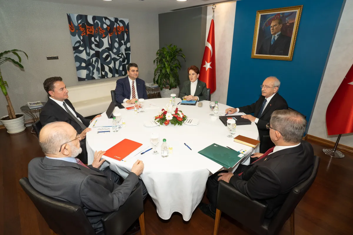 Muharrem İnce'den altılı masaya "7 Kocalı Hürmüz" benzetmesi: "İnsanları kandırıyorlar"