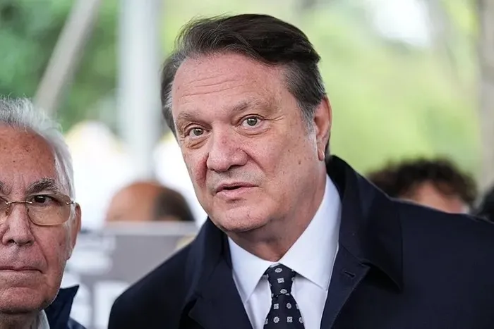 Hasan Arat’tan flaş açıklamalar! Beşiktaş’ın yeni teknik direktörü için sinyali verdi! Nuri Şahin mi, Sergen Yalçın mı?