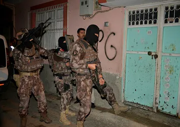 Adana'da biri kadın 7 PKK'lı yakalandı