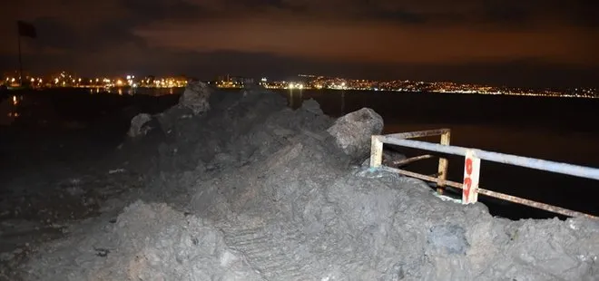 Son dakika: Heykelleriyle gündemden düşmeyen CHP’nin taşkın önlemi: Sahile kumdan set çekti