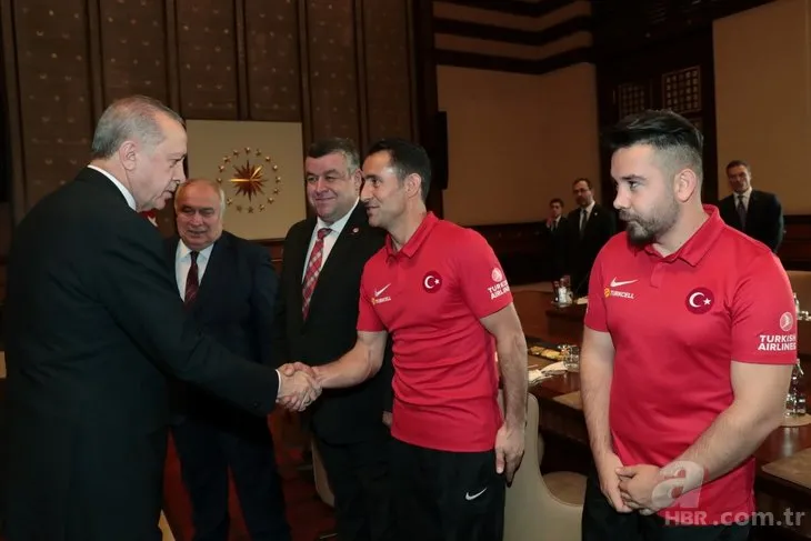 Başkan Erdoğan, Ampute Futbol Milli Takımı’nı kabul etti