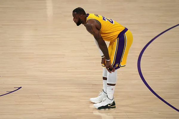 LeBron ilk kez böyle bir hüsran yaşadı! Lakers ilk turda elendi