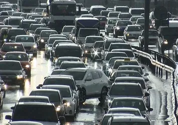 İstanbul'da trafik kilitlendi! Bayram yoğunluğu yüzde 80