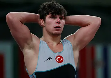 Milli güreşçi Salih Aydın dünya ikincisi!