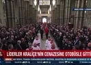 Biden cenaze töreninde ayakta kaldı
