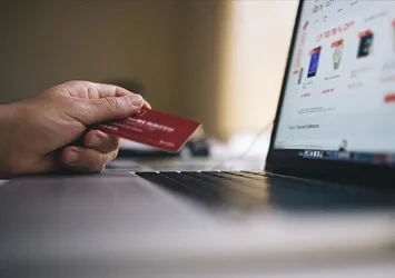 Ticaret Bakanı Ömer Bolat'tan AYM'de e-ticaret yasası sunumu! CHP ve İYİ Parti karşı çıkmış Cumhuriyet Gazetesi rüşvet almıştı...