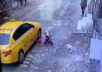 İstanbul'da feci kaza! 4 yaşındaki çocuk taksinin altında kaldı