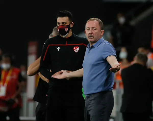 Beşiktaş'ta flaş Sergen Yalçın gelişmesi! Yönetimden yeni teklif - 2
