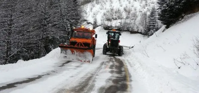 Doğu Karadeniz’de yoğun kar yağışı sonrası 448 köy yolu ulaşıma kapandı