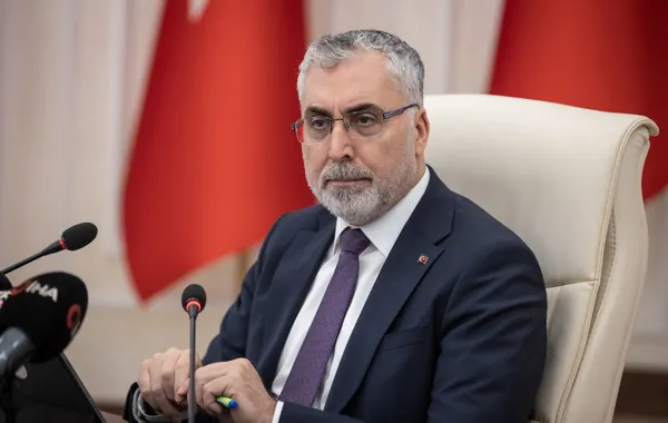 Kamu işçileri için kritik toplantı! Sözleşme imzalandı: Ücret artışları eşitlendi