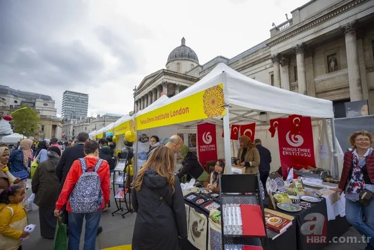 Londra’daki ünlü Trafalgar Meydanı’nda Ramazan Bayramı kutlandı