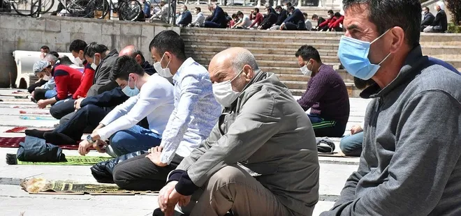 Tam kapanmada Cuma namazı kılınacak mı? Camiler açık mı?