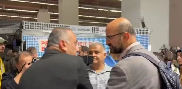 Son dakika: Almanya’da A Haber muhabiri İsmail Erel’e FETÖ’cü alçak Ercan Karakoyun’dan saldırı