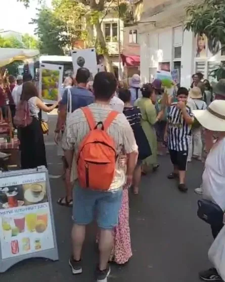 Büyükada’da İBB’nin ’azmanbüs’lerine davullu zurnalı protesto!