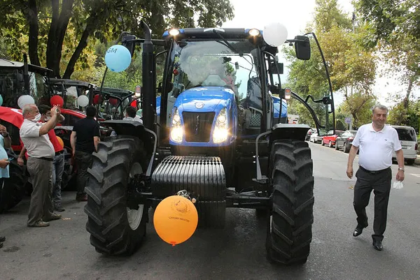 20 traktör hak sahiplerine verildi - 2
