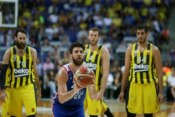 Fenerbahçe Beko Anadolu Efes'e "dur" dedi - 2
