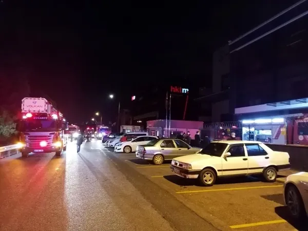 Gebze'de silah fabrikasında korkutan yangın | A Haber olay yerinde... - 3