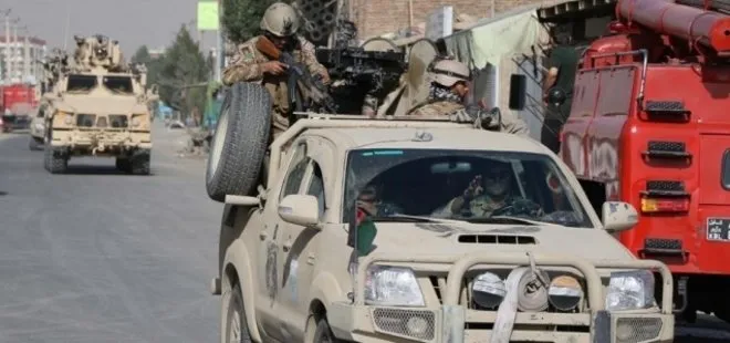 Afganistan’da Taliban, askeri üsse bombalı ve silahlı saldırı düzenledi: 10 ölü