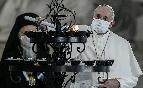 Papa Francis ilk kez maske ile görüntülendi - 1