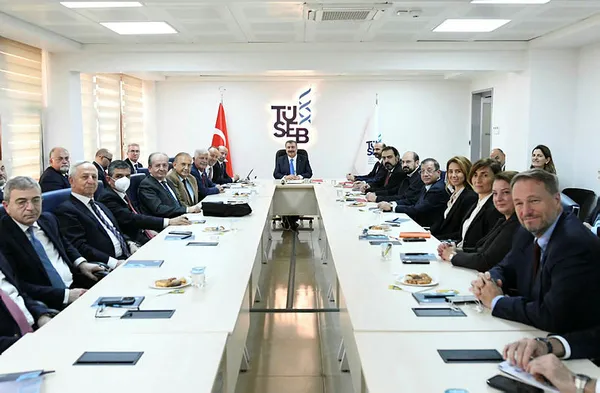 Bakan Fahrettin Koca ilaç sektörü temsilcilerini kabul etti: Mesajımız net! Vatandaşımız ilaca erişirse rahat ederiz